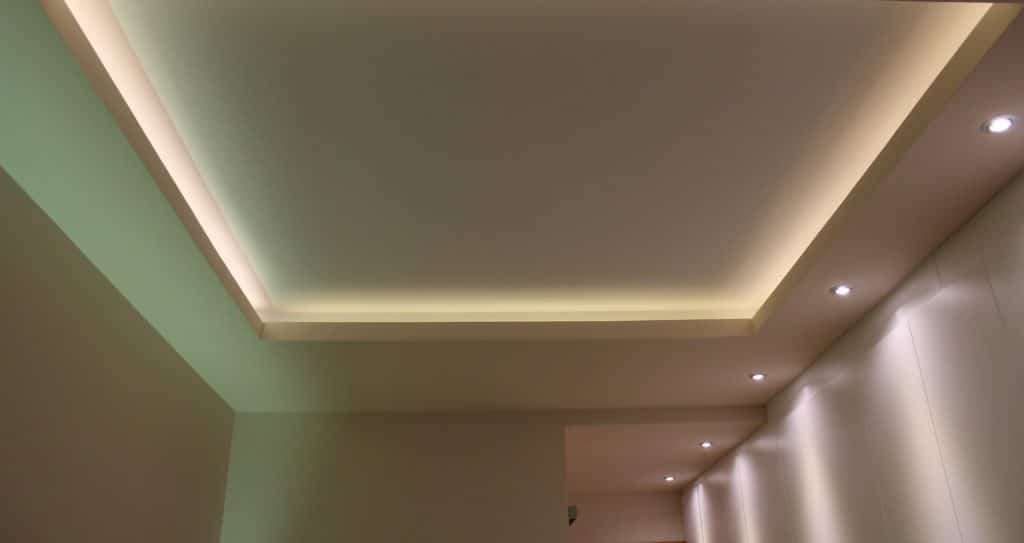 Foto: Iluminación Directa(techo) e Indirecta (luces LED