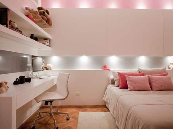 Cómo iluminar bien el dormitorio: los puntos de luz esenciales